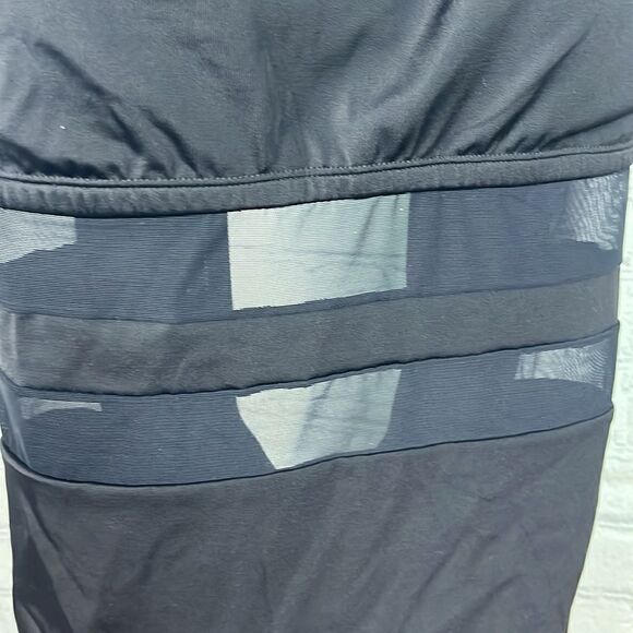 Nike NWT Racerback One-piece swimsuit with mid-line see-through mesh Size Large - Picture 4 of 10